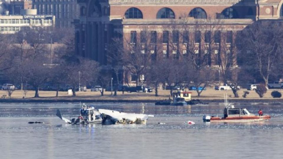 Autoridades recuperan 41 cuerpos del río Potomac