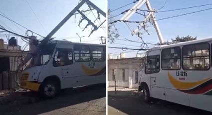 Se duerme chofer de la ruta 74, choca, tira postes y deja sin luz a colonia de León