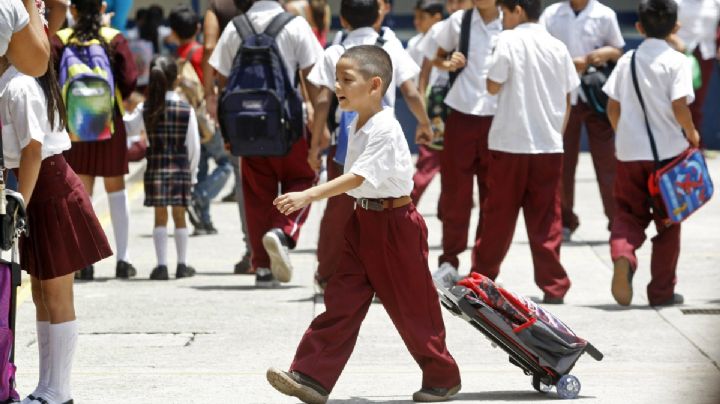 México disminuye el gasto en educación por alumno