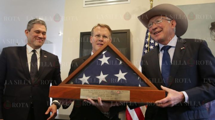 Ken Salazar asegura que sí hay fentanilo en México; se despide