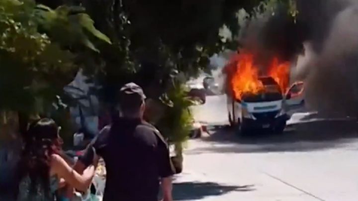 Mujer con quemaduras de segundo grado fue trasladada a CDMX tras quema de "combi" en Guerrero