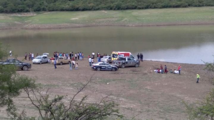 Localizan un cuerpo flotando en presa de Acámbaro; llevaba días desaparecido