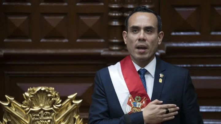 Perú tendrá su noveno presidente en 10 años tras destitución de Jerí