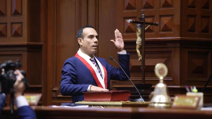 Congreso de Perú cesa al presidente interino José Jerí; este miércoles designa nuevo mandatario