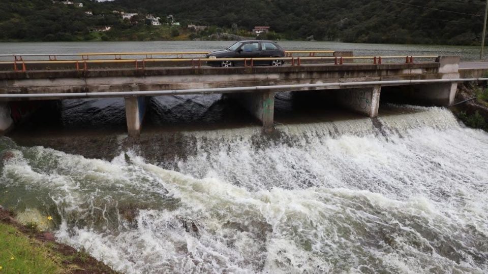 La presa arrasó con todo a su alrededor y hay damnificados