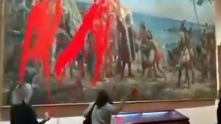 Protestan contra monumentos de Cristóbal Colón e Isabel la Católica