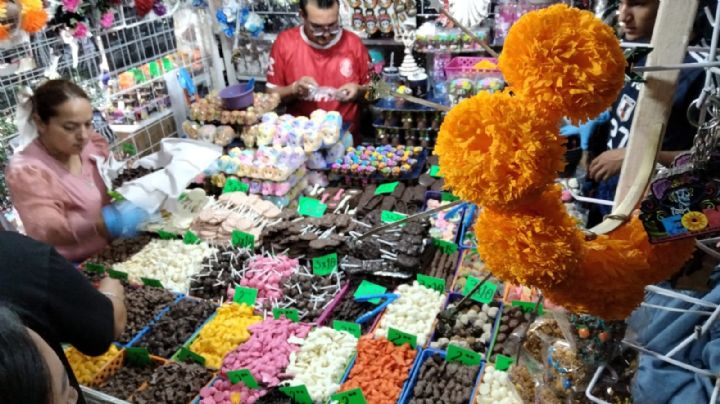 Arranca Feria del Alfeñique: leoneses llenan primer fin de semana