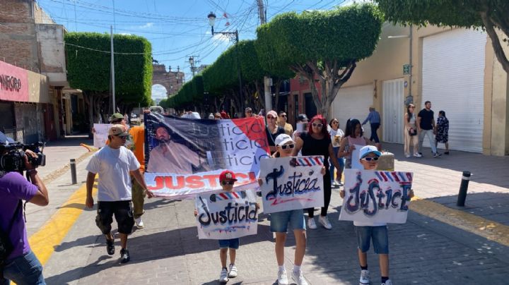 Amigos y familiares de Ifer King, barbero asesinado, marcharon para pedir justicia