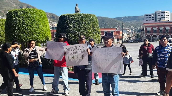 En Cholula, Tianguistengo, un adulto mayor falleció esperando ayuda, sólo ven pasar los helicópteros