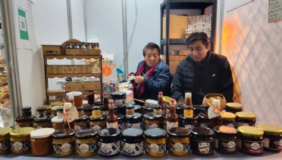 Una monja y una piñata: historias detrás de las artesanías en la Feria de Pachuca