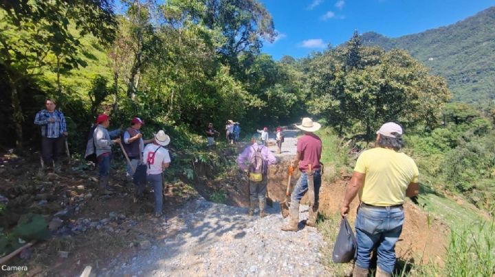 Sin comida, agua ni gasolina; familias de Tenango de Doria quedan aisladas por los deslaves