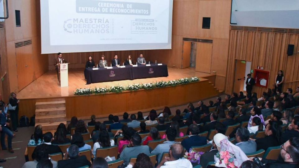 El acto de entrega de reconocimientos a egresados de programas de la Procuraduría de los Derechos Humanos del Estado de Guanajuato fue en el Auditorio Mateo Herrera del Fórum Cultural Guanajuato.
