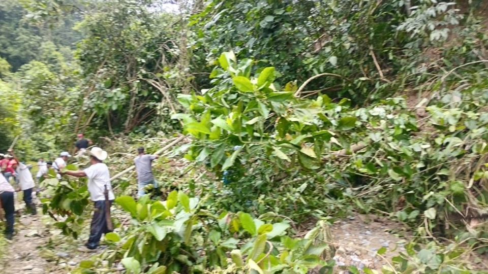 A cinco días del derrumbe, dos localidades no han recibido ayuda