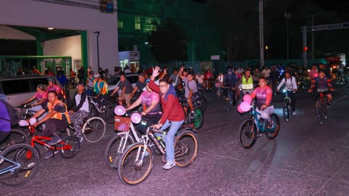 Cientos de ciclistas ruedan contra el cáncer de mama en León