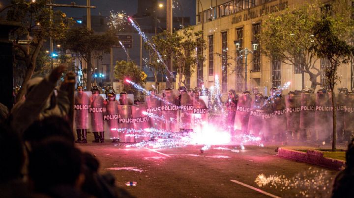 Perú: crisis obliga al gobierno a preparar Estado de emergencia