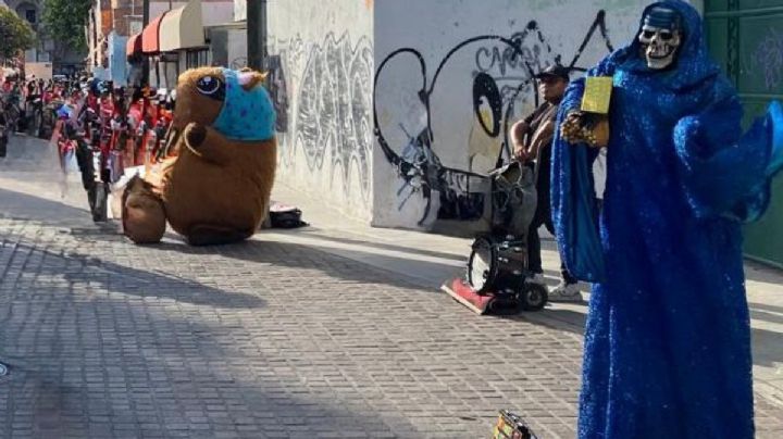 Multan a botargas y estatuas vivientes que trabajan sin permiso en el centro de Celaya