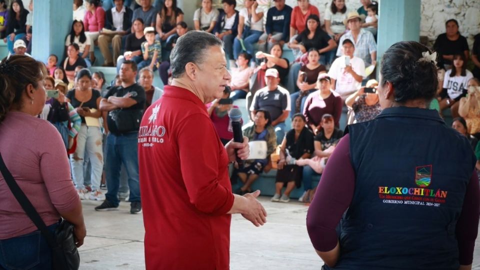 Julio Menchaca recorrió las zonas afectadas en Eloxochitlán y Metztitlán