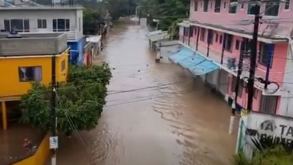 El desbordamiento de ríos inundó la zona agrícola y pueblos de la vega de Metztitlán