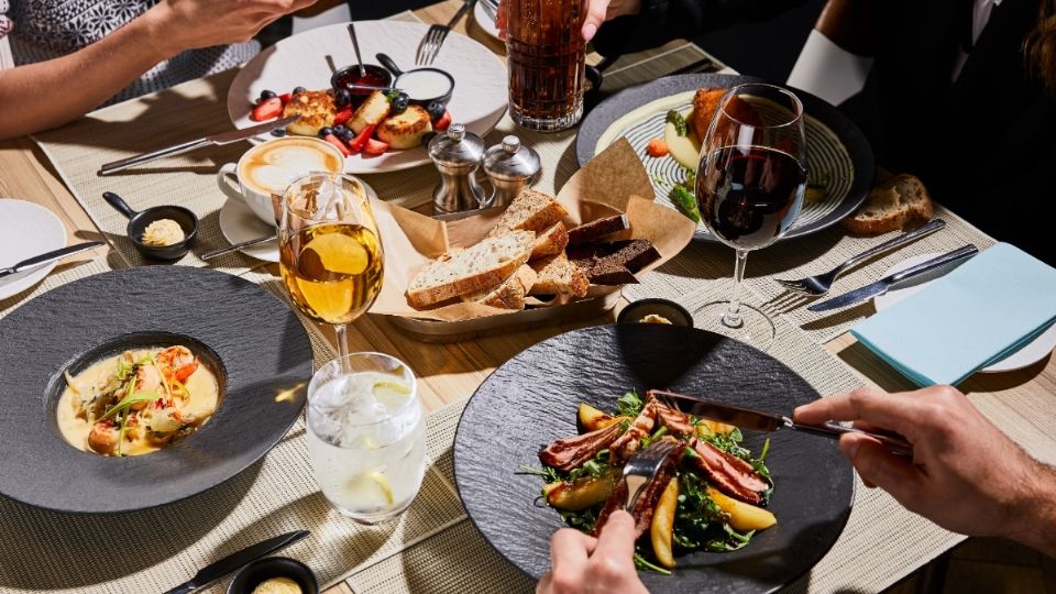 Encuentra desde los especializados en comida del mar, hasta los mejores cortes de carnes y otras especialidades