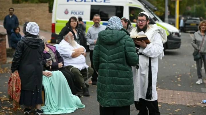 Ataque al exterior de sinagoga en Mánchester deja dos muertos y tres heridos durante celebración sagrada judía