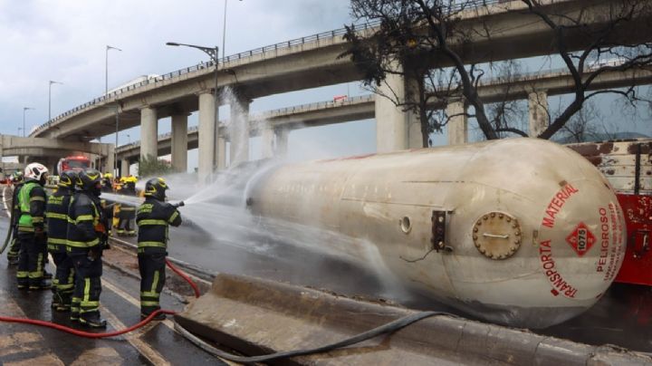 Imponen multa de 160 mdp a Grupo Tomza por explosión de pipa en Iztapalapa
