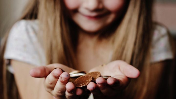 ¿Por qué las niñas deben aprender a manejar el dinero desde pequeñas?