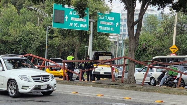 Estudiantes de la UNAM bloquean Insurgentes Sur; piden solución a casos de acoso
