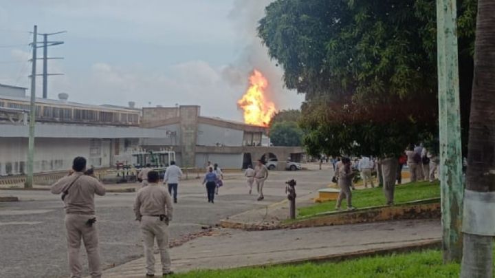 Chiapas: se registra explosión en Complejo Procesador de Gas de Pemex; evacuan a trabajadores