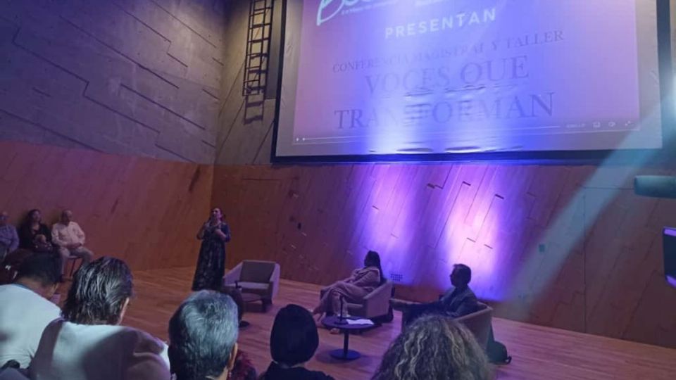 'Voces que transforman', conferencia del mes rosa en Boca del Río