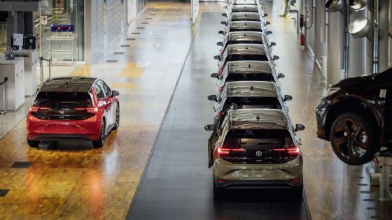 Aranceles de Trump cuestan 35,400 mdd a la industria automotriz