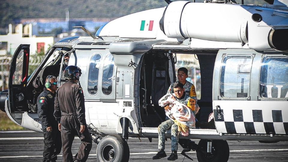 Traslado de niños y niñas dos días después de las inundaciones y derrumbes