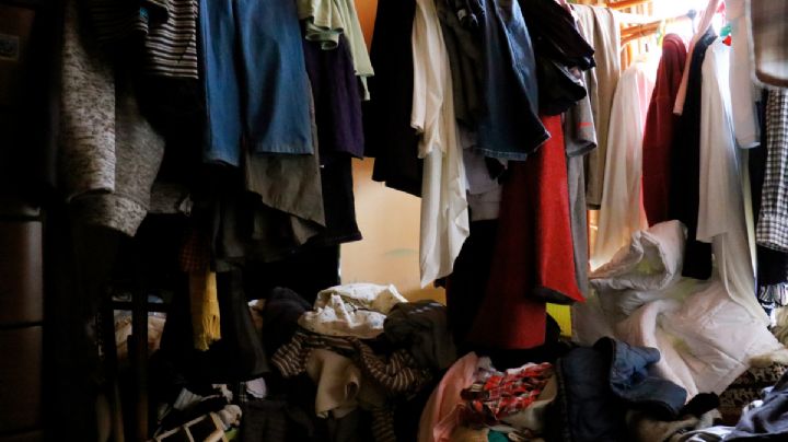 Deja de comprar ropa ahora; profesora universitaria te dice cómo hacerlo y cambiar tu vida | Exclusiva