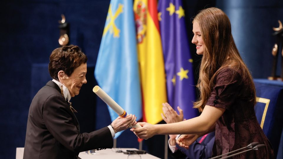 Graciela iturbide al recibir el Princesa de Asturias