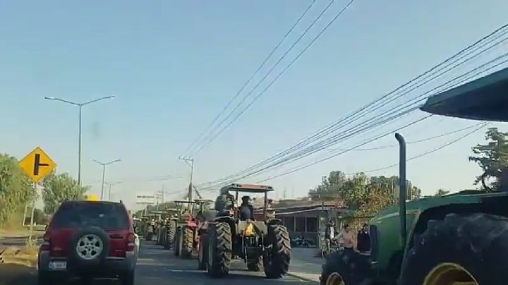 Inician campesinos bloqueos de carreteras en Guanajuato
