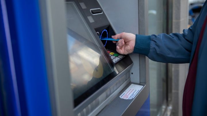 Detectan trampas en cajero automático de plaza en Mineral de la Reforma