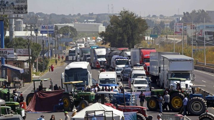 Se agudiza crisis en 5 estados por bloqueos de agricultores; al menos 33 carreteras colapsadas