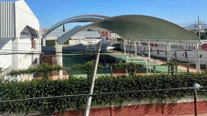 Fuertes vientos derriban domo en escuela de Atlixco; hay 3 niños y un adulto heridos