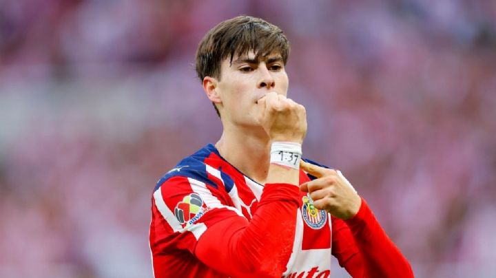 Armando “Hormiga” González, el goleador de Chivas que amenaza el récord de Chicharito