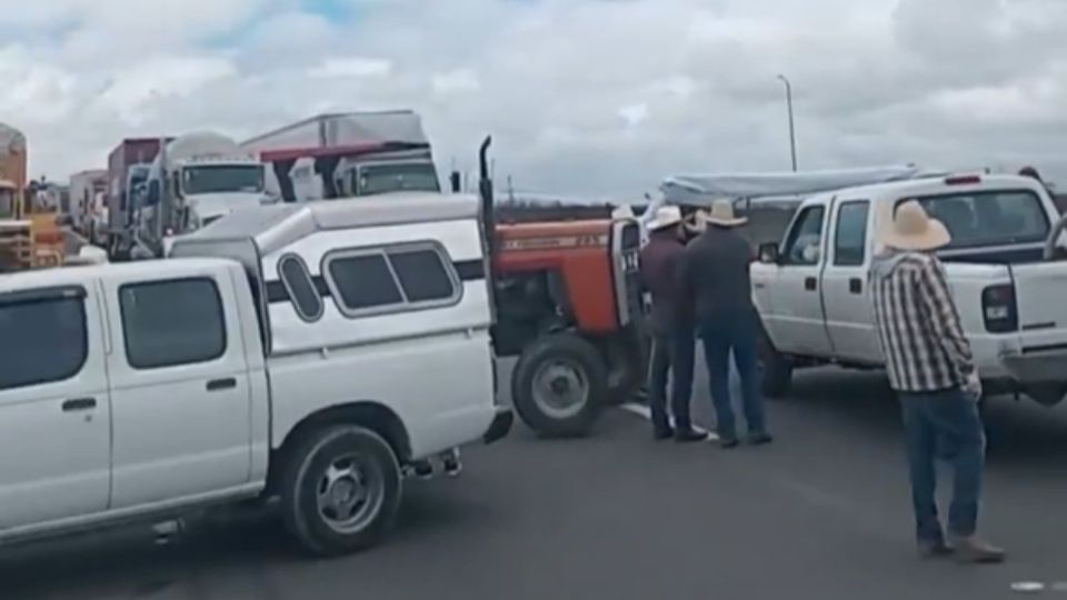 Se registran largas filas en la carretera a la altura de la caseta Tula 1