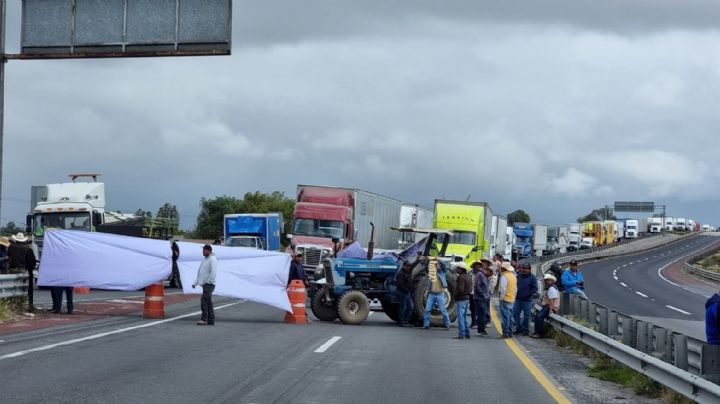 Sigue bloqueo en el Arco Norte a la altura de Tula; van 17 horas