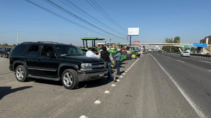 Continúan los bloqueos en la autopista desde Salamanca hasta Apaseo el Grande