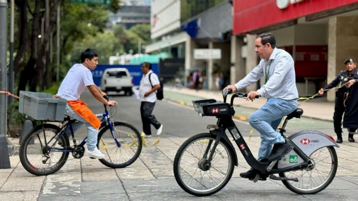 Cierran lateral de Paseo de la Reforma con muro frente a la embajada de EU