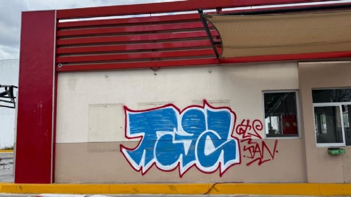 Saquean y vandalizan el Caffenio de Hilario Medina