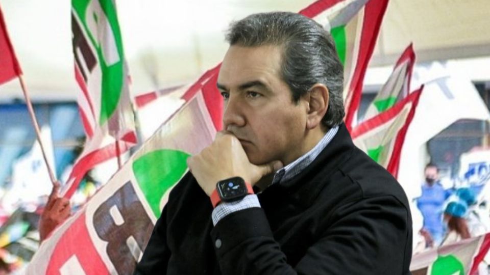 El político hidalguense anunció su salida del partido por desacuerdo con la dirigencia nacional