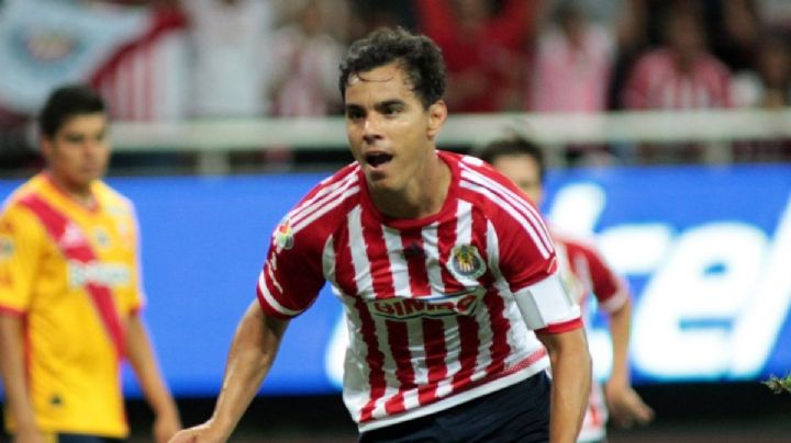 Omar Bravo también tuvo una hija con joven de 16 años cuando él tenía 22