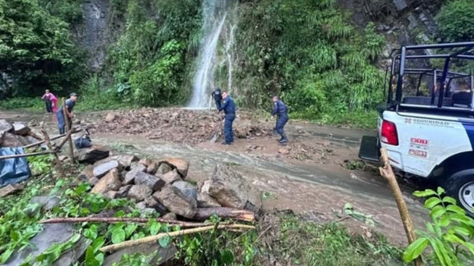 Se le pide a la población extremar precauciones por la presencia de fuertes lluvias en el territorio hidalguense