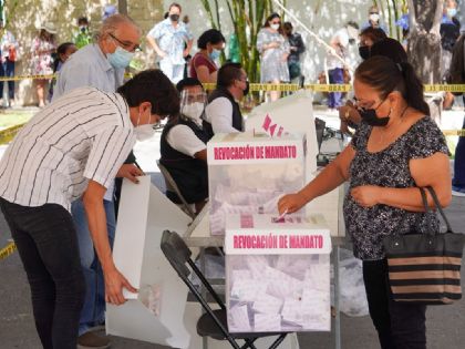 Complejo, mezclar revocación de mandato y elección judicial 2027, advierten