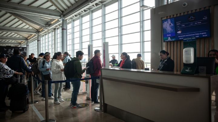 AIFA suspende despegues y aterrizajes por densa niebla