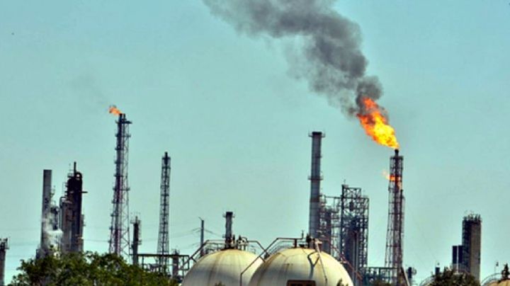 Activan precontingencia ambiental en Salamanca: hay altos niveles de dióxido de azufre