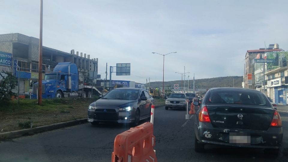 El cierre en el bulevar Colosio ya comienza a causar severas afectaciones al tránsito